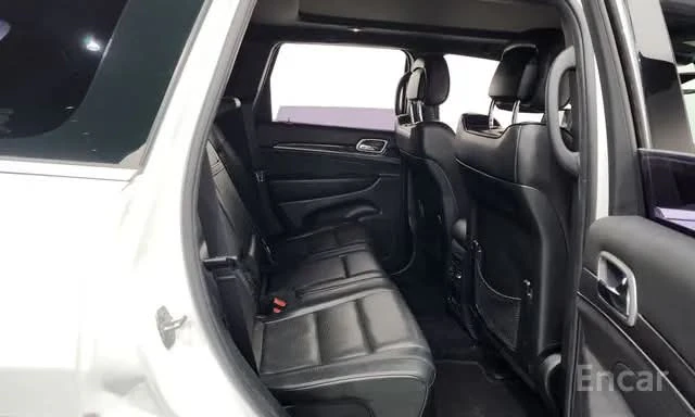 Jeep Grand Cherokee Overland — снимка 3